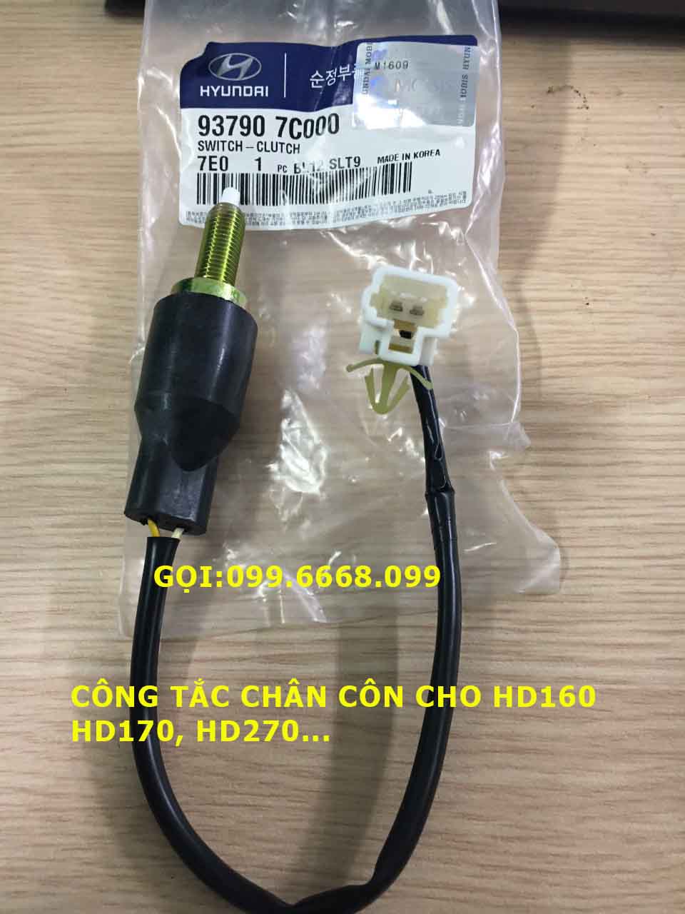 Công tắc chân côn 937907C000 cho HD160, 270, 320...